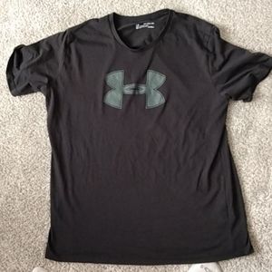 Men's Black Under Armour T-shirt